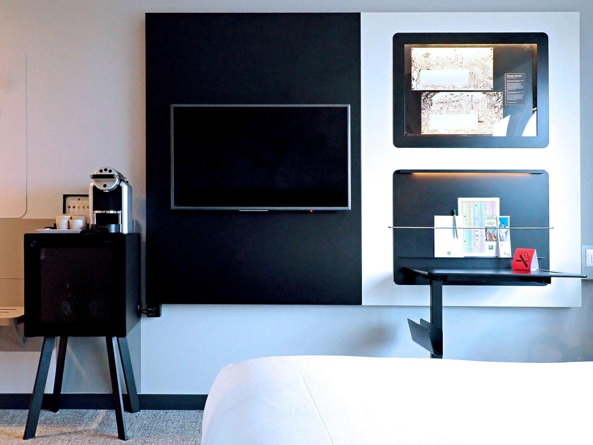 Готель Ibis Styles Geneve Carouge Екстер'єр фото